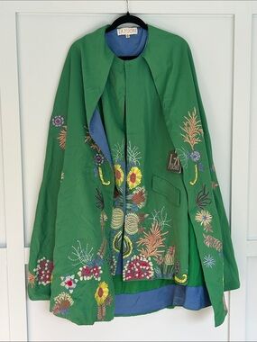 LA FUORI Green Embroidered Cape Jacket